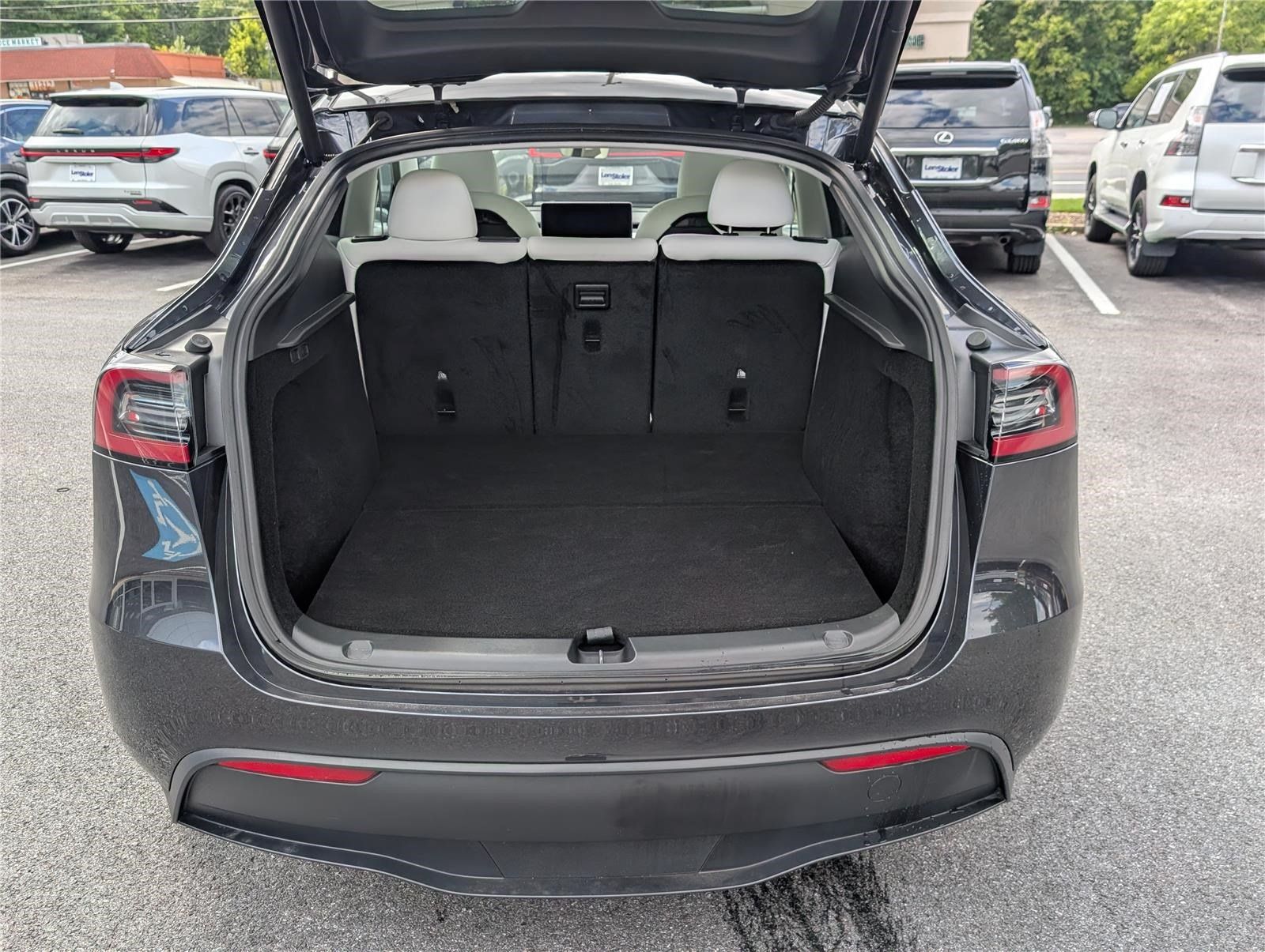 Used 2025 Tesla Model Y Long Range RWD image 12