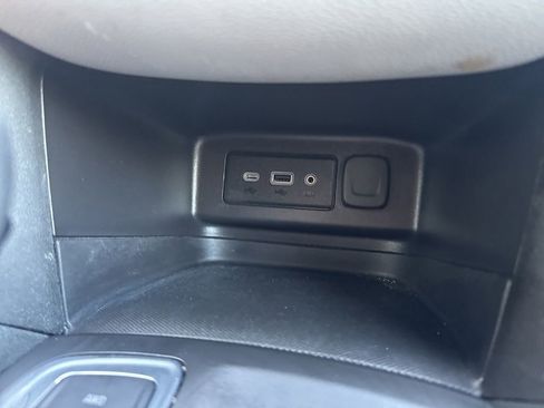 Used 2023 Chevrolet Equinox LS w/ LS Convenience Package AWD/4WD image 31