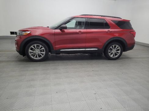 Used 2022 Ford Explorer XLT w/ Equipment Group 202A AWD/4WD image 2