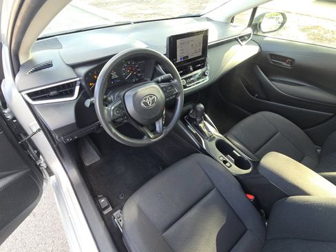 Certified 2025 Toyota Corolla LE FWD image 9