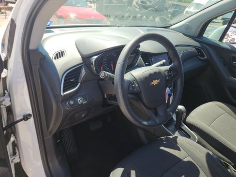 Used 2020 Chevrolet Trax LT FWD image 14