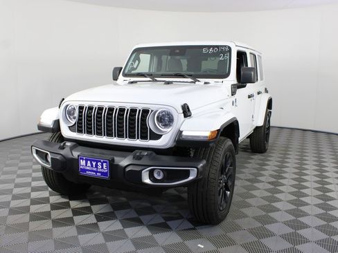 Used 2025 Jeep Wrangler Unlimited Sahara w/ Safety Group AWD/4WD image 21
