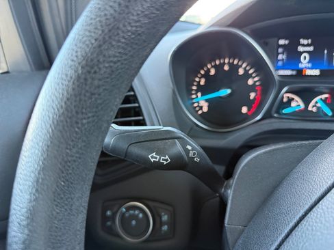 Used 2018 Ford Escape SE FWD image 18