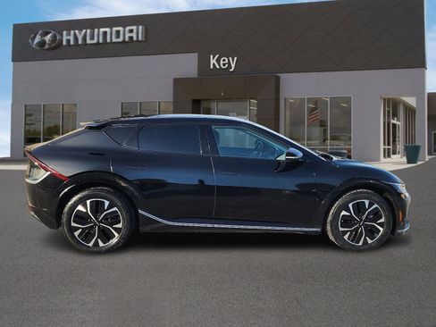 Used 2023 Kia EV6 Wind image 3