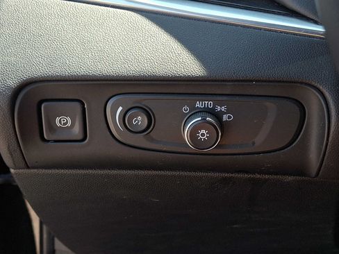 Used 2020 Buick Enclave Avenir w/ Avenir Technology Package AWD/4WD image 25