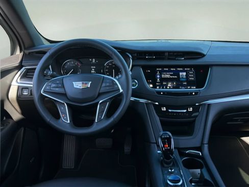 Certified 2026 Cadillac XT5 Luxury FWD image 16