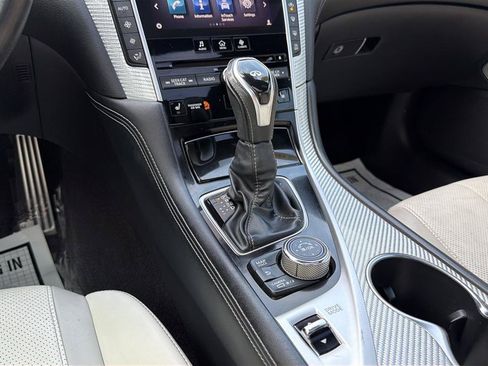 Used 2017 INFINITI Q60 Red Sport 400 RWD image 24