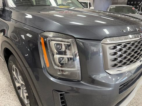 Used 2020 Kia Telluride EX AWD/4WD image 6