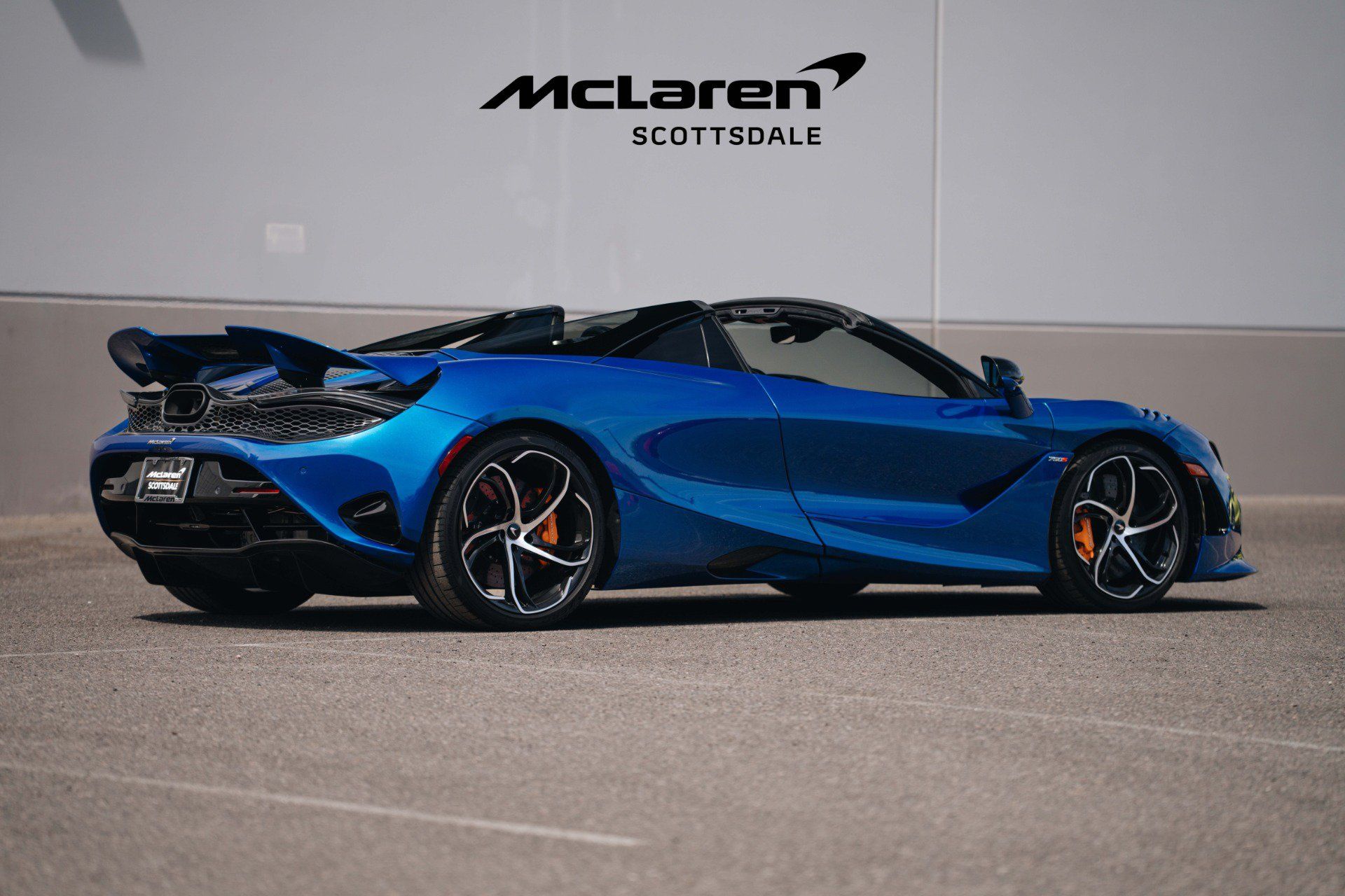 Used 2024 McLaren 750S Spider RWD image 10