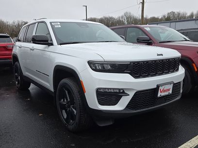 New 2025 Jeep Grand Cherokee Limited w/ Black Appearance Package