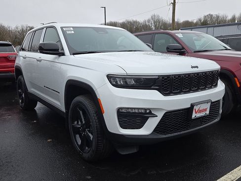 New 2025 Jeep Grand Cherokee Limited w/ Black Appearance Package AWD/4WD image 1