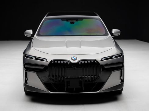 Used 2023 BMW 740i RWD image 6