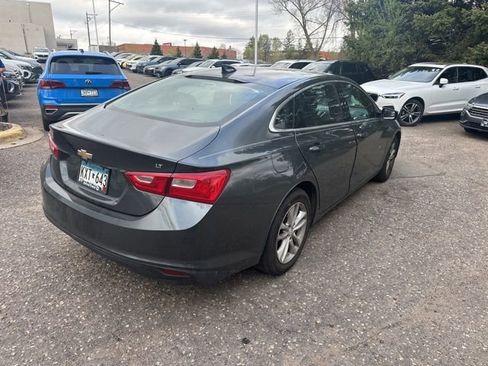 Used 2017 Chevrolet Malibu LT image 6