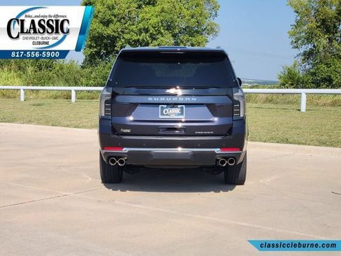 Used 2025 Chevrolet Suburban Premier RWD image 9