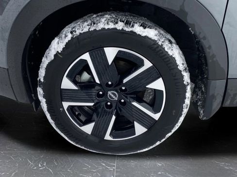 Certified 2025 Nissan Kicks SV image 29