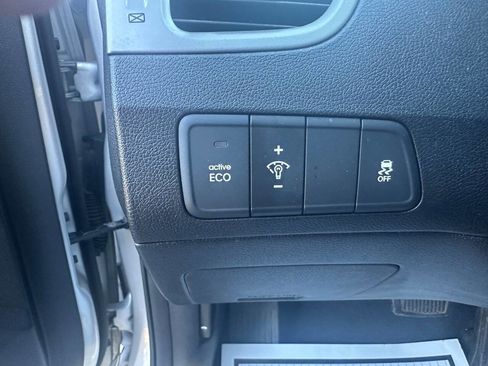 Used 2016 Hyundai Elantra Value Edition image 17