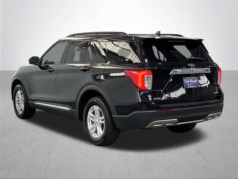 Used 2023 Ford Explorer XLT w/ Equipment Group 202A AWD/4WD image 13