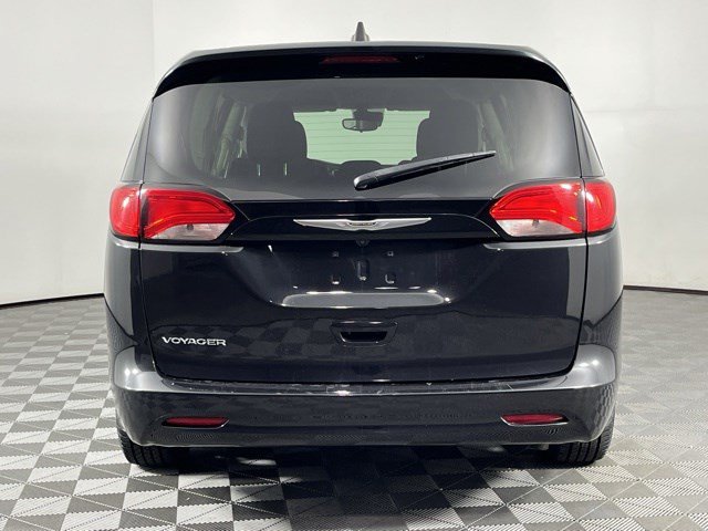 Used 2023 Chrysler Voyager LX FWD image 7