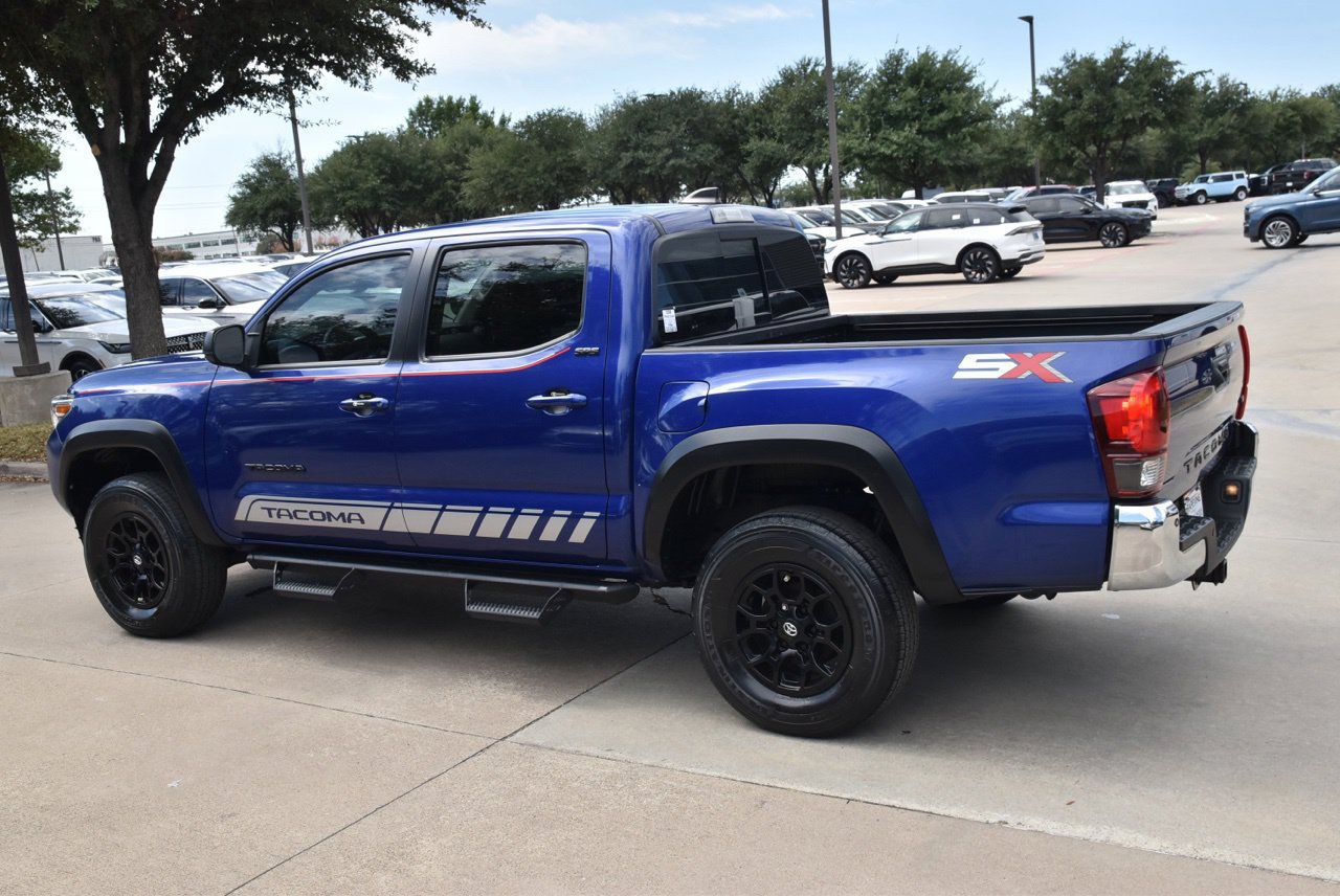 Used 2023 Toyota Tacoma SR5 RWD image 11