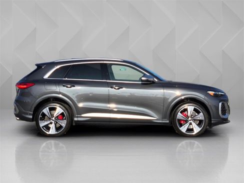 New 2025 Audi SQ5 Premium Plus image 7