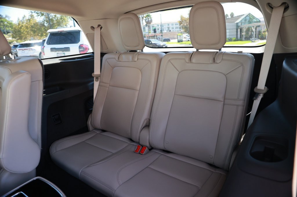 Used 2024 Lincoln Aviator Reserve w/ Equipment Group 201A AWD/4WD image 36