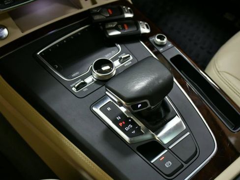 Used 2018 Audi Q5 Prestige w/ Prestige Package image 29