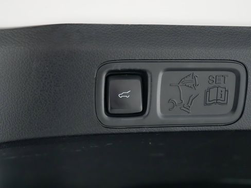 Used 2019 Ford Expedition Platinum image 16