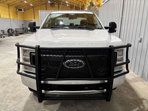 Used 2020 Ford F250 XL w/ Power Equipment Group image 7
