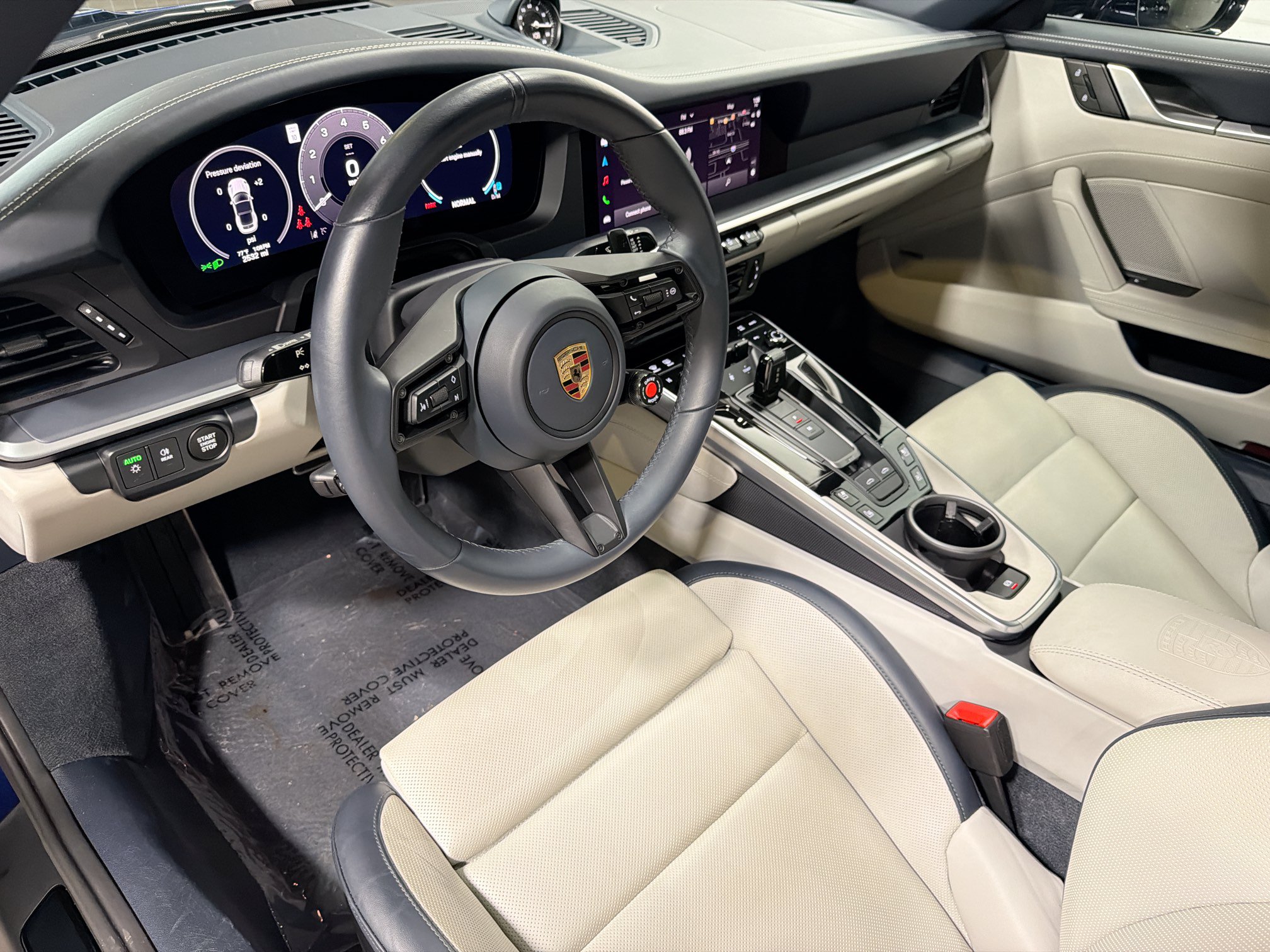 Certified 2025 Porsche 911 Targa 4 GTS AWD/4WD image 4