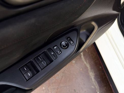 Used 2019 Honda Civic Type R image 13