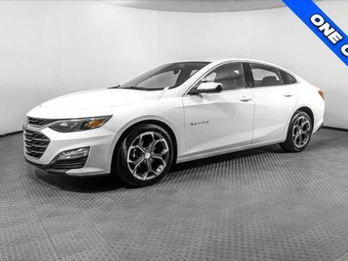 Used 2024 Chevrolet Malibu LT FWD image 2