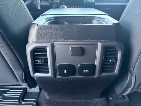 Used 2017 Ford F150 XLT w/ Equipment Group 302A Luxury AWD/4WD image 33
