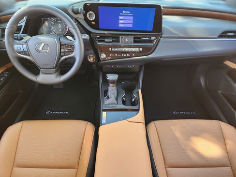 New 2025 Lexus ES 350 w/ Premium Package image 18