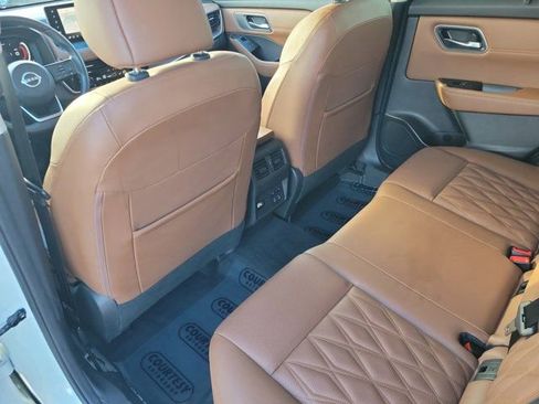 Certified 2024 Nissan Rogue Platinum w/ Platinum Premium Package image 10