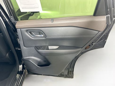 Used 2023 Nissan Rogue SL w/ SL Premium Package FWD image 32