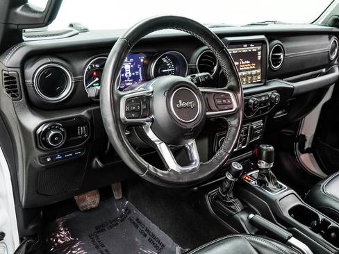 Used 2023 Jeep Wrangler Unlimited Sahara w/ Cold Weather Group image 19