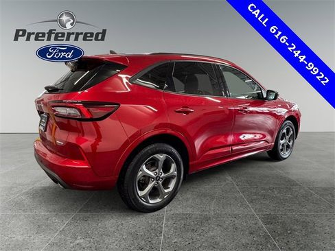 Used 2023 Ford Escape ST-Line image 3