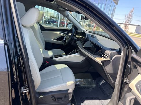 Used 2025 Audi Q5 Premium Plus w/ Premium Plus AWD/4WD image 28