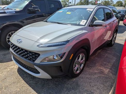 Used 2023 Hyundai Kona SEL w/ Cargo Package FWD image 3