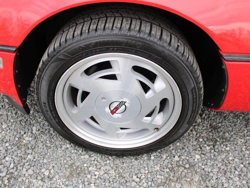 Used 1989 Chevrolet Corvette Convertible RWD image 24
