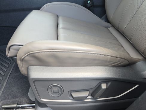 Used 2025 Audi Q5 Premium Plus w/ Premium Plus AWD/4WD image 28