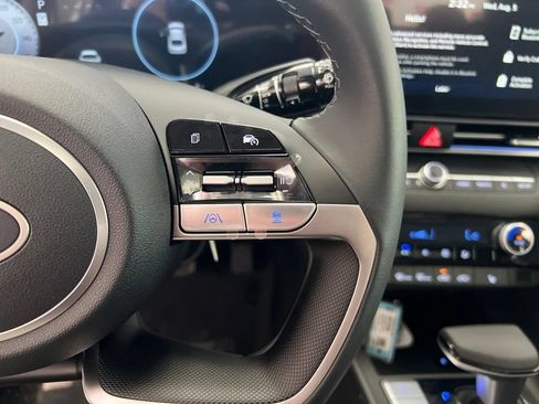 New 2026 Hyundai Elantra Limited FWD image 24