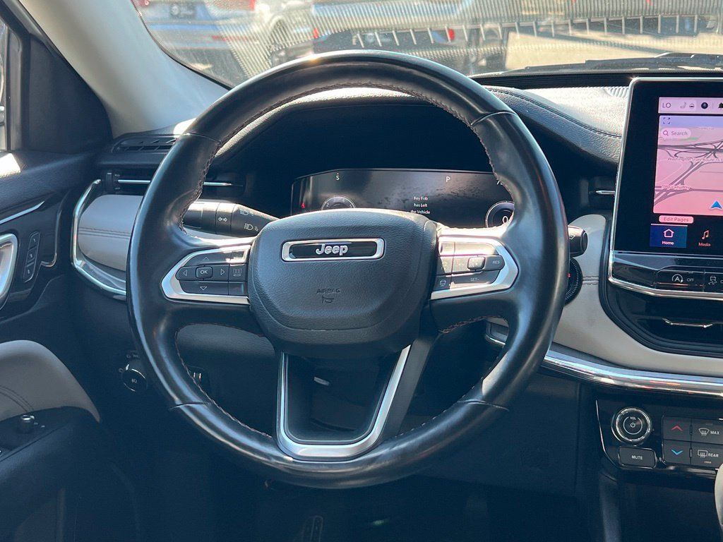 Used 2022 Jeep Compass Limited w/ Elite Group AWD/4WD image 12