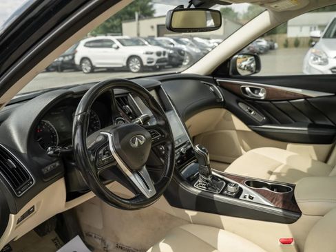 Used 2018 INFINITI Q50 Luxe w/ Essential Package (3.0T Luxe) AWD/4WD image 6