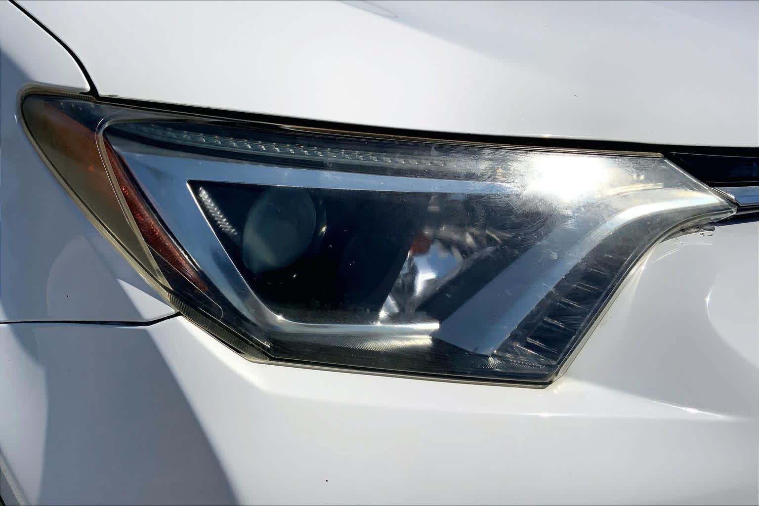 Used 2018 Toyota RAV4 XLE FWD image 27