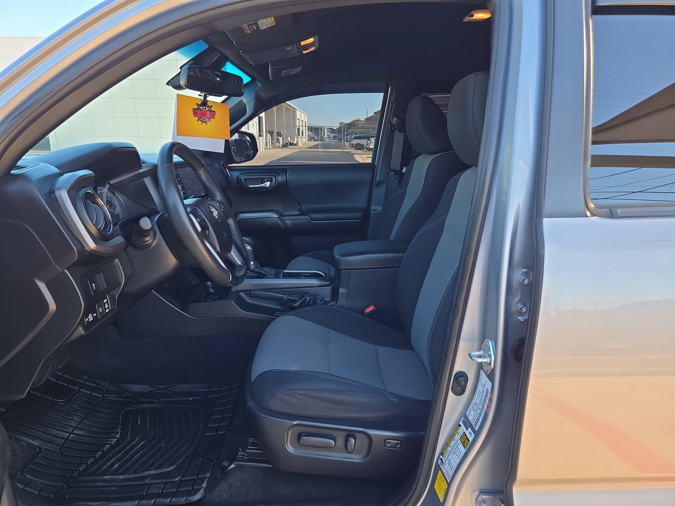 Used 2021 Toyota Tacoma TRD Sport w/ Technology Package AWD/4WD image 9