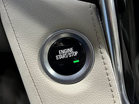 Used 2017 Cadillac Escalade Luxury AWD/4WD image 24