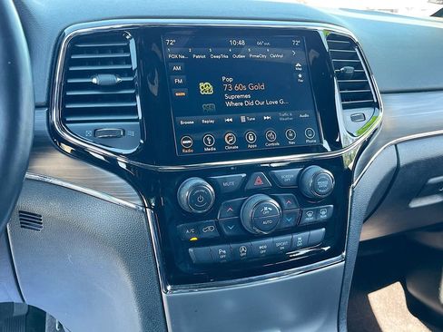 Certified 2019 Jeep Grand Cherokee Limited w/ Luxury Group II AWD/4WD image 15