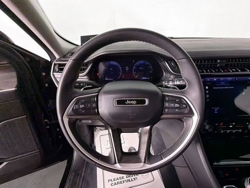 Used 2023 Jeep Grand Cherokee L Limited AWD/4WD image 11