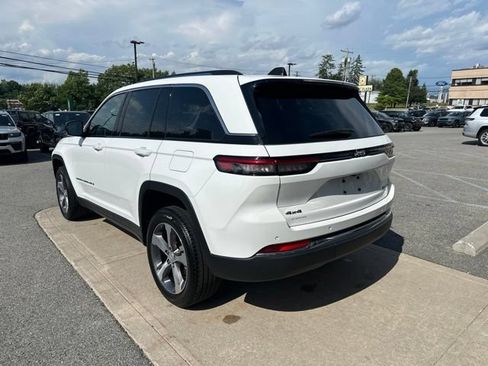 Certified 2023 Jeep Grand Cherokee Limited AWD/4WD image 5